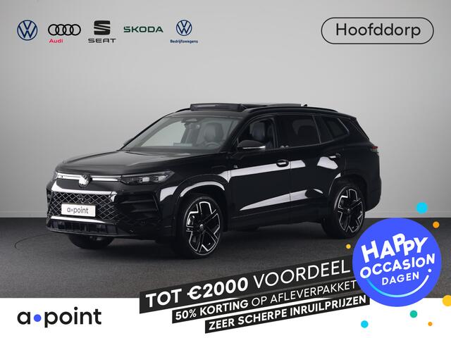 Volkswagen Tayron 1.5 eHybrid R-Line Edition 272 pk Automaat (DSG) | Verlengde garantie | Navigatie | Panoramadak | Trekhaak (wegklapbaar) | Parkeersensoren (Park assist) | Rondomzicht camera | Lederen bekleding | Stoelverwarming/ventilatie | R-Line |