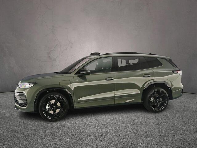 Volkswagen Tayron 1.5 eHybrid R-Line Edition 272pk DSG Automaat, Trekhaak, Panoramadak, Harman Kardon, Lederen bekleding, Stoelverwarming, Stuurverwarming, 360 camera, Head up display, Matrix LED koplampen, Navigatie, App-connect