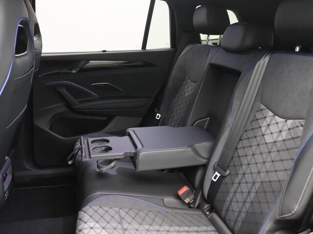 Volkswagen Tayron 1.5 eHybrid R-Line Edition 272PK DSG Panoramadak, Trekhaak, Head-Up Display, Black Style, 20" LM Velgen, 360gr. Camera, Harman Kardon Audio, Side Assist