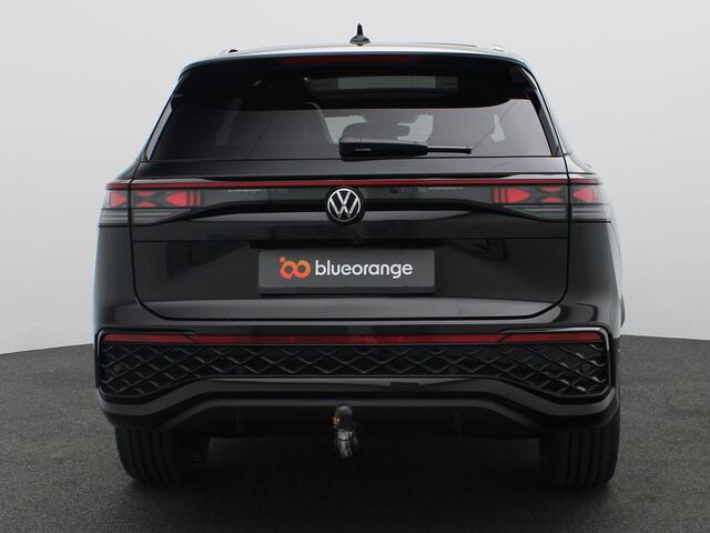 Volkswagen Tayron 1.5 eHybrid R-Line Edition 272PK DSG Panoramadak, Trekhaak, Head-Up Display, Black Style, 20" LM Velgen, 360gr. Camera, Harman Kardon Audio, Side Assist