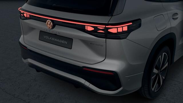Volkswagen Tayron 1.5 eHybrid 204 6DSG Life Edition | 'App-Connect' draadloze smartphone integratie | Automatische afstandsregeling (Adaptive Cruise Control) | Buitenspiegels elektrisch instel-, verwarm- en inklapbaar