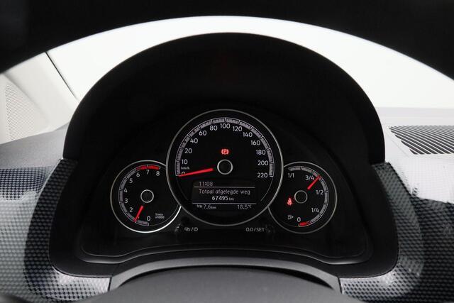 Volkswagen UP! 1.0 65 pk | Navigatie via App | DAB radio | Airco