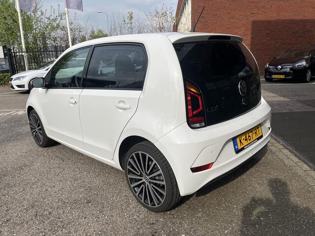 Volkswagen UP! 1.0 BMT move up! // CAMERA // CRUISE CONTROL // PDC // DAB // CLIMA //