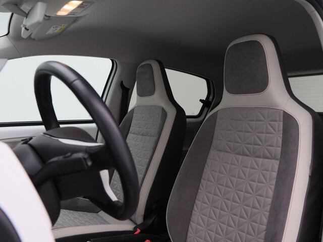 Volkswagen UP! 1.0 BMT up! beats | Airco | Cruise Control | Bluetooth | Parkeersensoren Achter | Beats Audio | 15 Inch | 59.733 Km!!