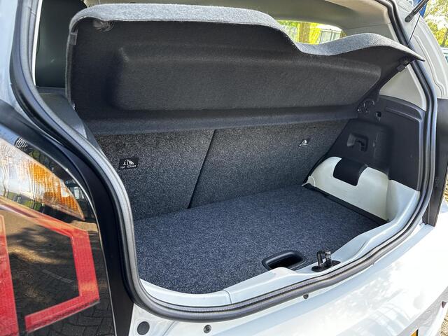 Volkswagen UP! 1.0 BMT move up! | Airco | Cruise Control | PDC + Camera Volkswagen Up! 1.0 BMT move up!