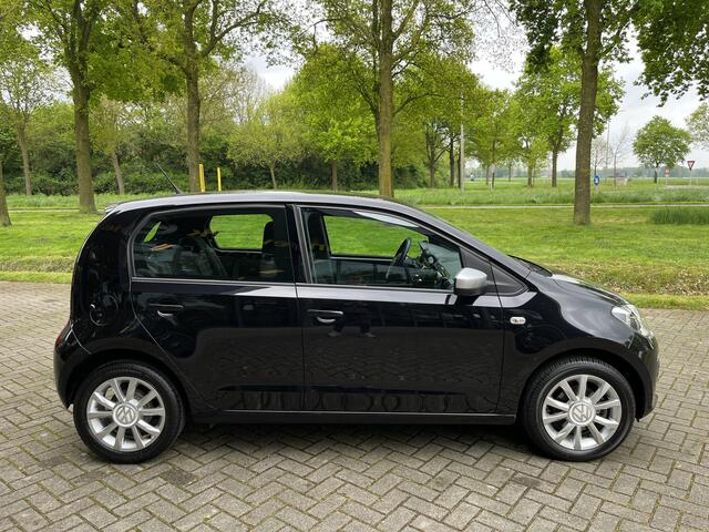 Volkswagen UP! 1.0 BMT move up! | BLUETOOTH | NAVIGATIE | AIRCO | STOELVERWARMING