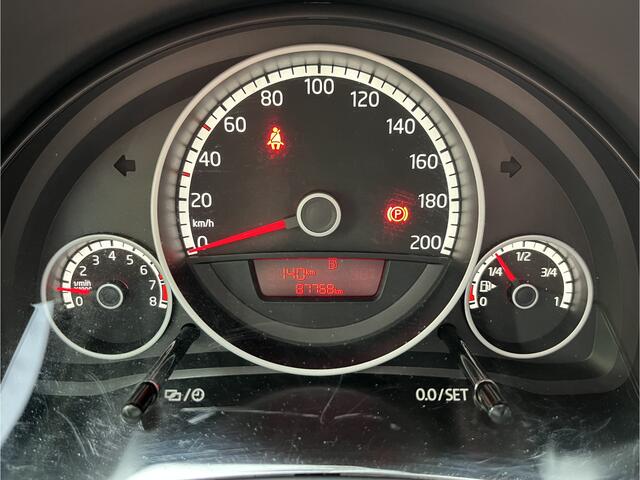 Volkswagen UP! 1.0 move up! BlueMotion | BLUETOOTH | NAVIGATIE | AIRCO | STOELVERWARMING | TREKHAAK