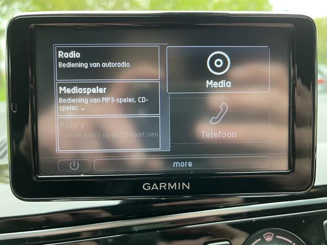 Volkswagen UP! 1.0 move up! BlueMotion | BLUETOOTH | NAVIGATIE | AIRCO | STOELVERWARMING | TREKHAAK