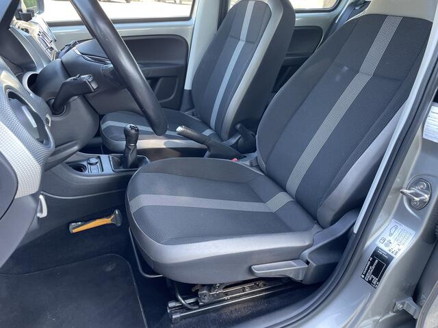 Volkswagen UP! 1.0 BMT 60pk High up! / Airco / Cruise Control / Parkeersensoren
