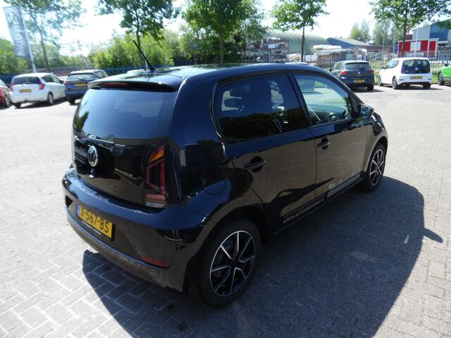 Volkswagen UP! 1.0 move up auto word nog wel meegereden