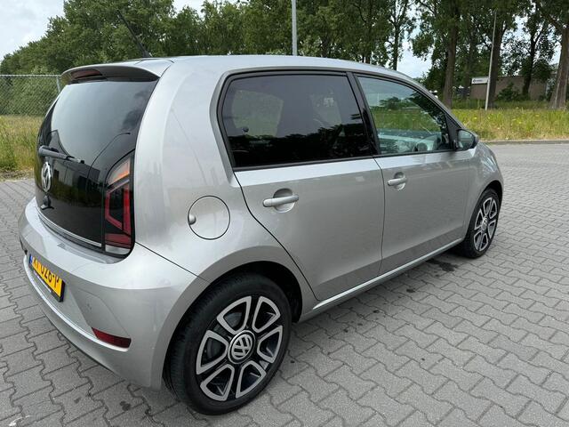 Volkswagen UP! 1.0 BMT high up!