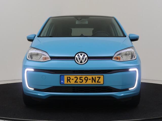 Volkswagen UP! e-Up! e-up! | Panoramadak | Achteruitrijcamera | Stoelverwarming | Climate control | Cruise control | Bluetooth | Parkeersensoren achter |