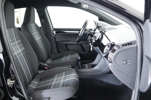 Volkswagen UP! 1.0 high up! BlueMotion / Navi / Airco / Cruisecontrol / LMV / PDC