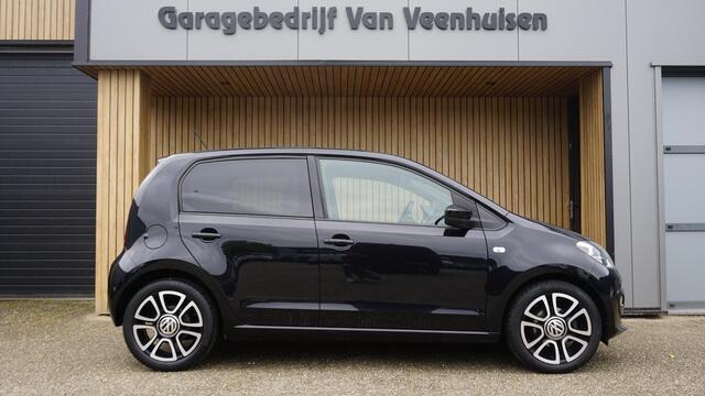 Volkswagen UP! 1.0 60pk 5Drs high up! Fender Groot Scherm 16inch LM Cruise Control Airco *NL auto* 68590km!