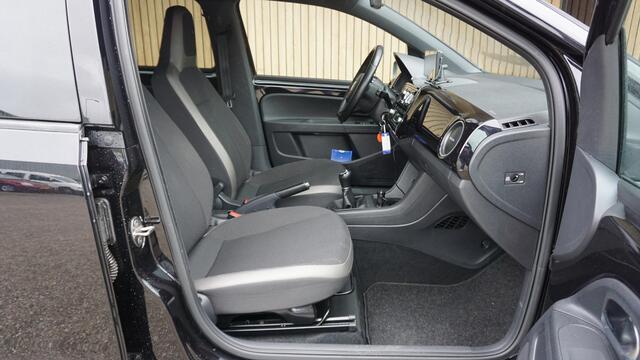 Volkswagen UP! 1.0 60pk 5Drs high up! Fender Groot Scherm 16inch LM Cruise Control Airco *NL auto* 68590km!
