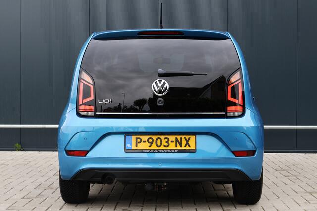 Volkswagen UP! 1.0 TSI High up! 140pk! | Stoelverwarming | Camera | Trekhaak | Lichtmetaal | Bluetooth