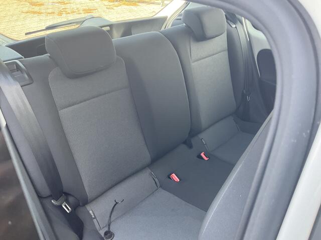 Volkswagen UP! 1.0 move up! Airco Cruise-Control Navi BlueMotion