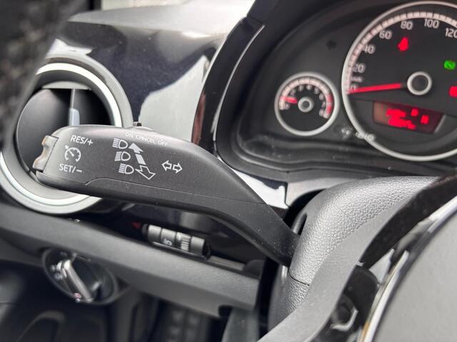 Volkswagen UP! 1.0 BMT move up!