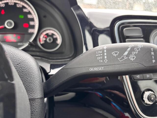 Volkswagen UP! 1.0 BMT move up!