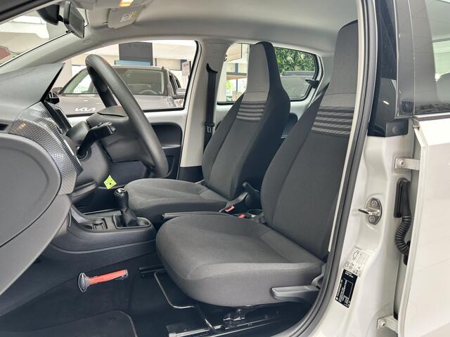 Volkswagen UP! 1.0 BMT move up! [CAMERA I AIRCO I PARKEERSENSOR]