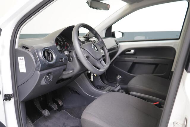 Volkswagen UP! 1.0 R-Line 5-drs | Stoelverwarming | Lm velgen 17" | Airconditioning | Cruise control | Achteruitrijcamera