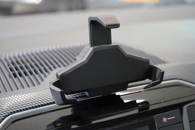 Volkswagen UP! 1.0 | Comfortpakket | Climate control | Cruise control | Achteruitrijcamera