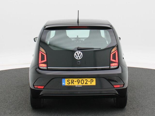 Volkswagen UP! 1.0 BMT high up! | Airco | Cruise Control | Bluetooth | Camera | 115.750 Km!!