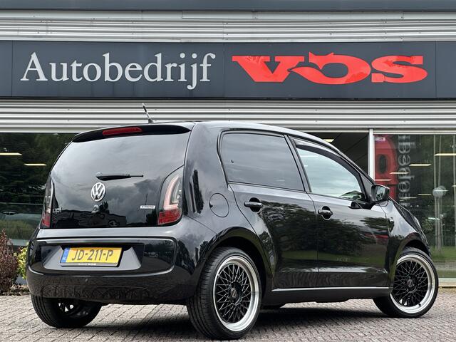Volkswagen UP! 1.0 high up! | Automaat | Invalide aangepast | 1e eigenaar | Fender