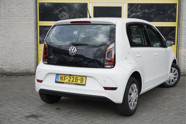 Volkswagen UP! 1.0 BMT 5drs Move Up! BJ2017 Led | Pdc | Achteruitrijcamera | Airco | Cruise control | Lederen stuurwiel! | Getint glas