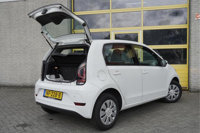 Volkswagen UP! 1.0 BMT 5drs Move Up! BJ2017 Led | Pdc | Achteruitrijcamera | Airco | Cruise control | Lederen stuurwiel! | Getint glas