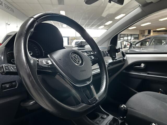 Volkswagen UP! 1.0 BMT move up!/ Camera!/ Cruise!/ Maps + More/ DAB/ PDC/ Airco/ Elek. pakket/ Isofix/ Bluetooth/ Regensensor/ Multi. LEDER. Stuur/ LED Dagrijverl.