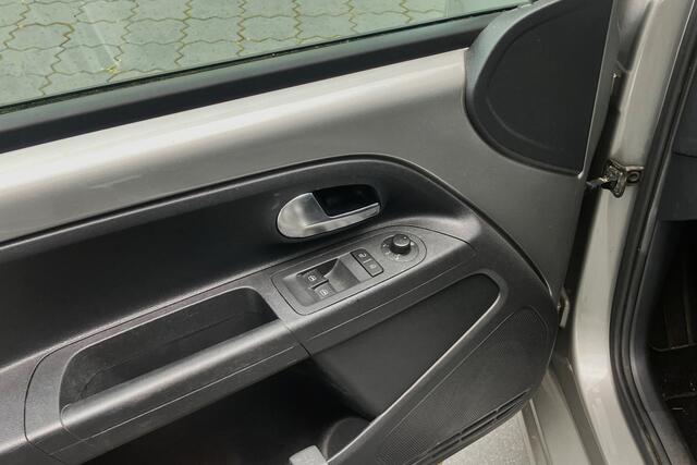 Volkswagen UP! 1.0 BMT move up! AIRCO CRUISE CAMERA 73521KM!