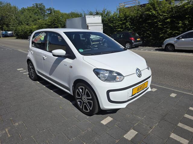 Volkswagen UP! 1.0 BMT club 5 deurs , airco, sportvelgen, navigatie, parkeer sensoren, enz