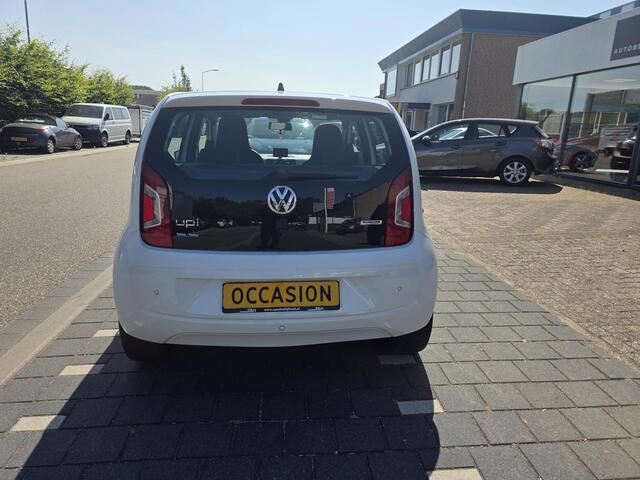 Volkswagen UP! 1.0 BMT club 5 deurs , airco, sportvelgen, navigatie, parkeer sensoren, enz