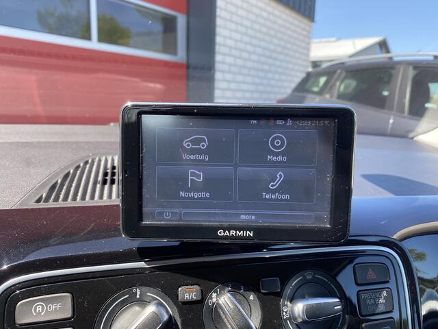 Volkswagen UP! 1.0 high up! BlueMotion CRUISE / PDC / AIRCO / NAVI / BLUETOOTH / LMV