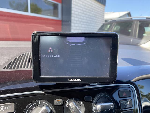 Volkswagen UP! 1.0 high up! BlueMotion CRUISE / PDC / AIRCO / NAVI / BLUETOOTH / LMV