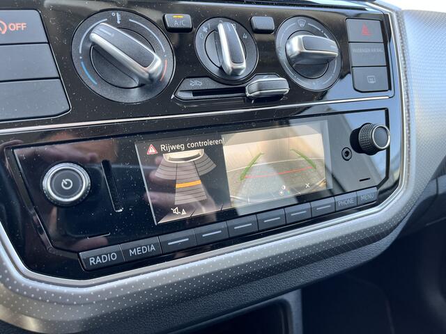 Volkswagen UP! 1.0 BMT high up! NL auto Apple Carplay Android auto Camera Cruise Airco PDC