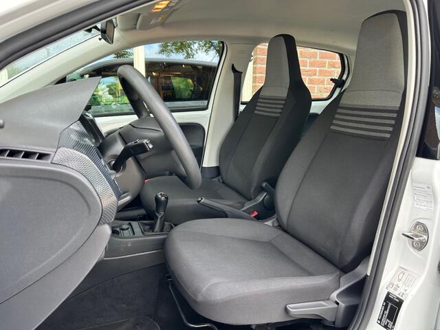 Volkswagen UP! 1.0 BMT move up! A.U.R.CAMERA / CRUISE / AIRCO / PDC / CLIMA /