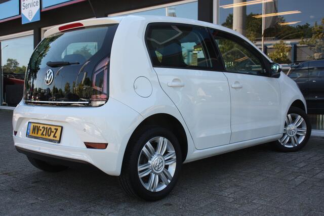 Volkswagen UP! 1.0 BMT high up! | Zomer + winterbanden | Stoelverwarming | Climate | Parkeerhulp
