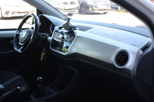 Volkswagen UP! 1.0 BMT high up! | Zomer + winterbanden | Stoelverwarming | Climate | Parkeerhulp