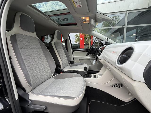Volkswagen UP! 1.0 TSI 90PK *!* PANODAK/ BEATS/ NAVI/ 16 INCH/ CRUISE *!*