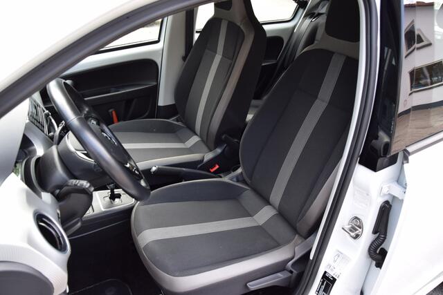 Volkswagen UP! 1.0 75PK BMT high up! Automaat | Org. NL | BOVAG Garantie | Achteruitrijcamera | Cruise&Climate Control | Stoelverwarming | Parkeersensoren | Bluetooth | DAB Radio |