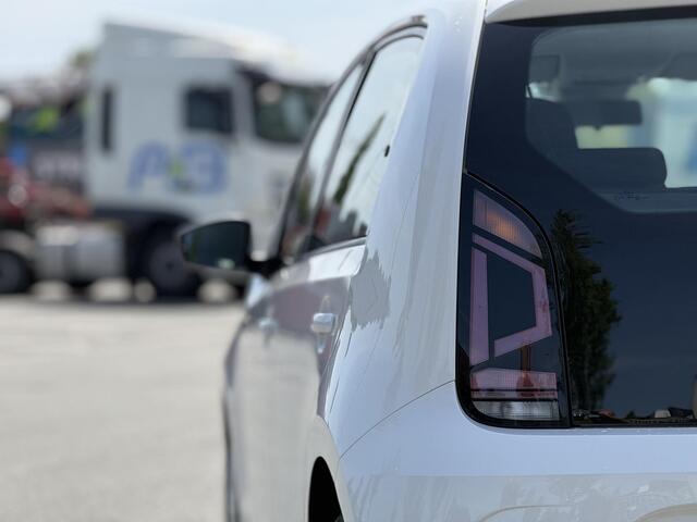 Volkswagen UP! 1.0 AIRCO/STOELVERWARMING/LM VELGEN/BLUETOOTH