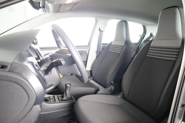 Volkswagen UP! 1.0 65 pk | Verlengde garantie | Navigatie via App | Autom. airco | Cruise control | Parkeersensoren achter | Achteruitrijcamera |