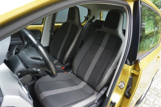 Volkswagen UP! 1.0 BMT high up! | Origineel NL | 1ste eigenaar | PDC | Cruise Control | Airco | 15'' LM |