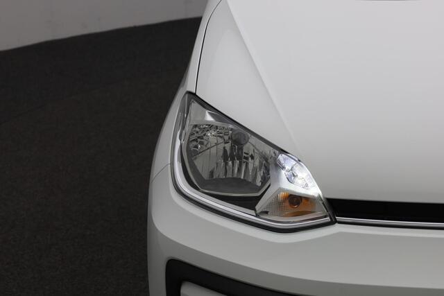 Volkswagen UP! 1.0 65 pk | Camera | Apple Carplay / Android Auto | Cruise | DAB
