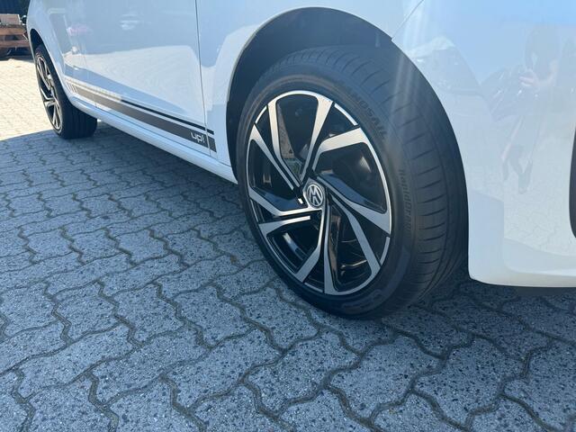 Volkswagen UP! 1.0 camera, stoelverw, cruise, airco