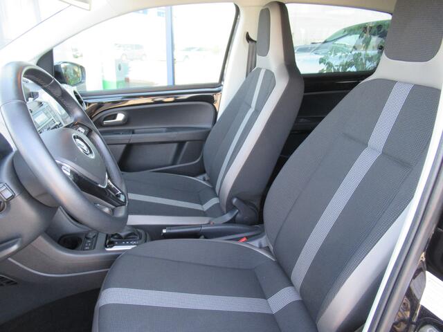 Volkswagen UP! e-Up! e-up! Camera + Sensoren / Climate control / Stoelverwarming / Cruise control / 15' LMV