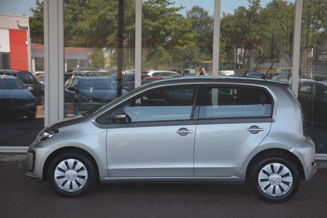 Volkswagen UP! 1.0 BMT move up! Nette UP 105581 km NAP Nederlandse auto dealeronderhouden laatste beurt bij 97000km 7999 INCLUSIEF BTW
