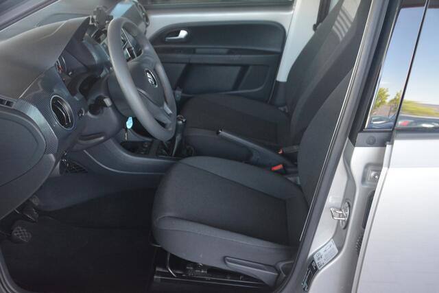 Volkswagen UP! 1.0 BMT move up! Nette UP 105581 km NAP Nederlandse auto dealeronderhouden laatste beurt bij 97000km 7999 INCLUSIEF BTW